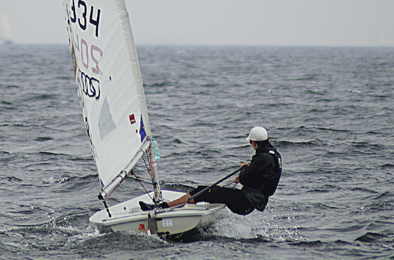 Solo wind sailer