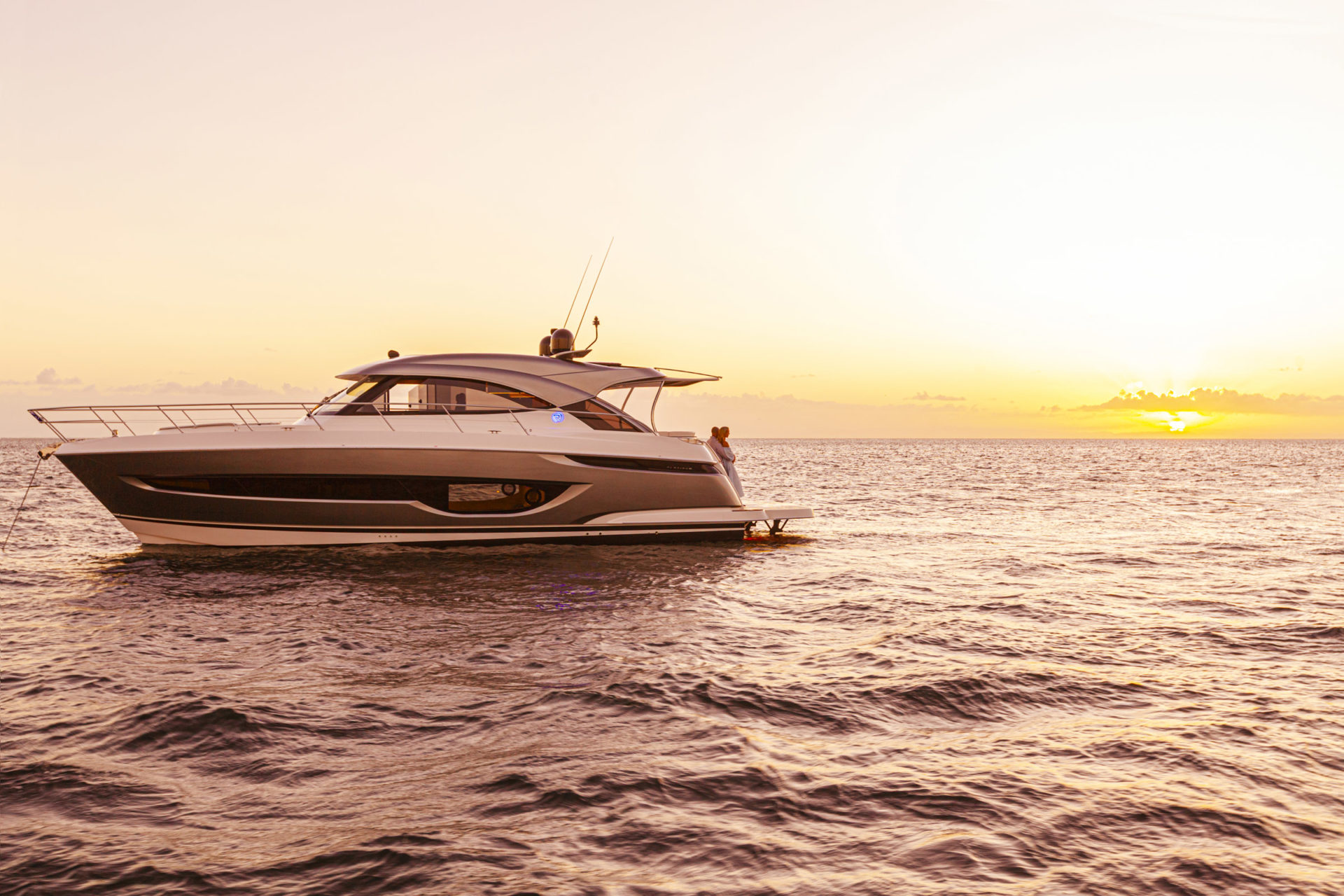 riviera 4600 sport yacht platinum
